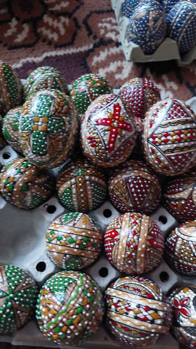 Ouă încondiate de rață și lemn