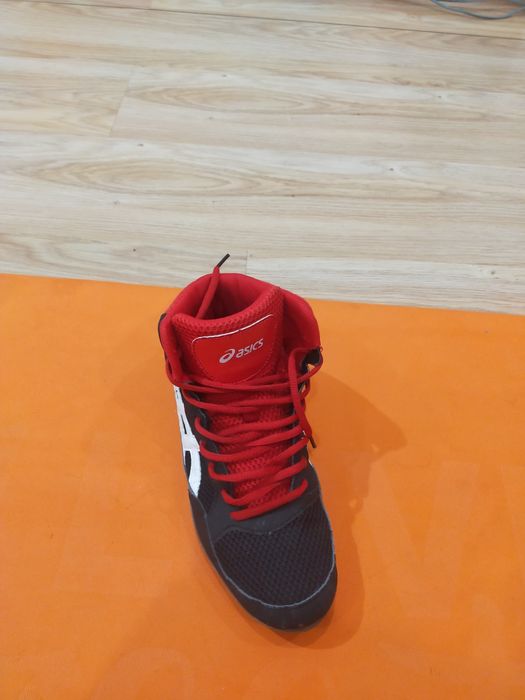 Борцовки Asics синего и красного цвета