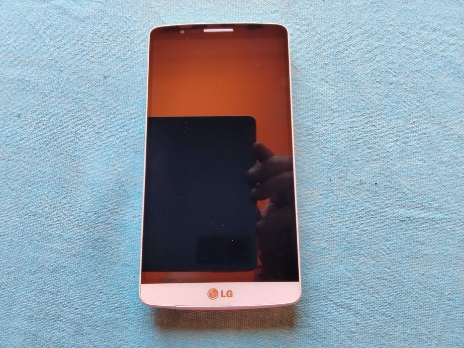 смартфон LG3 изгодно имперфектен