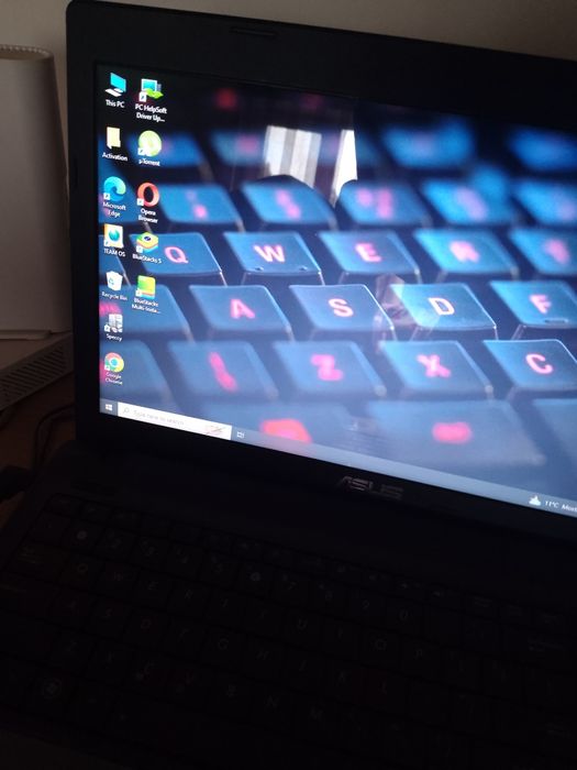 Vând laptop ASUS