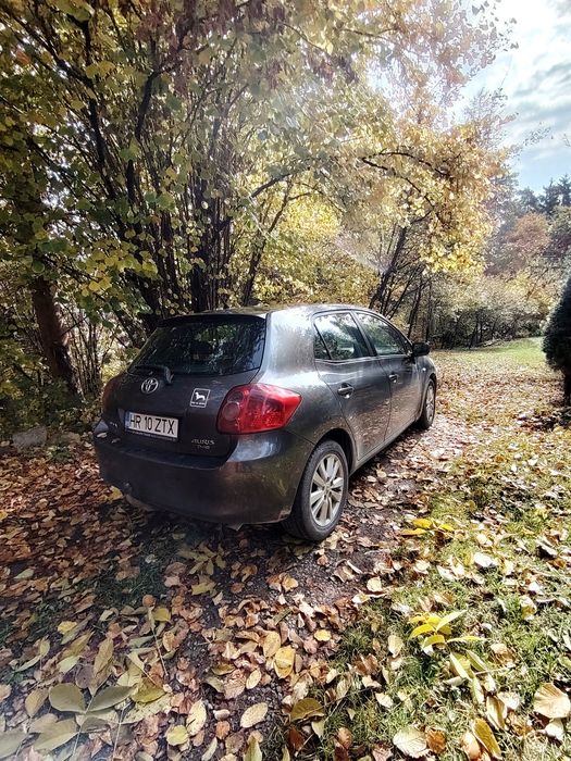 Vând Toyota Auris