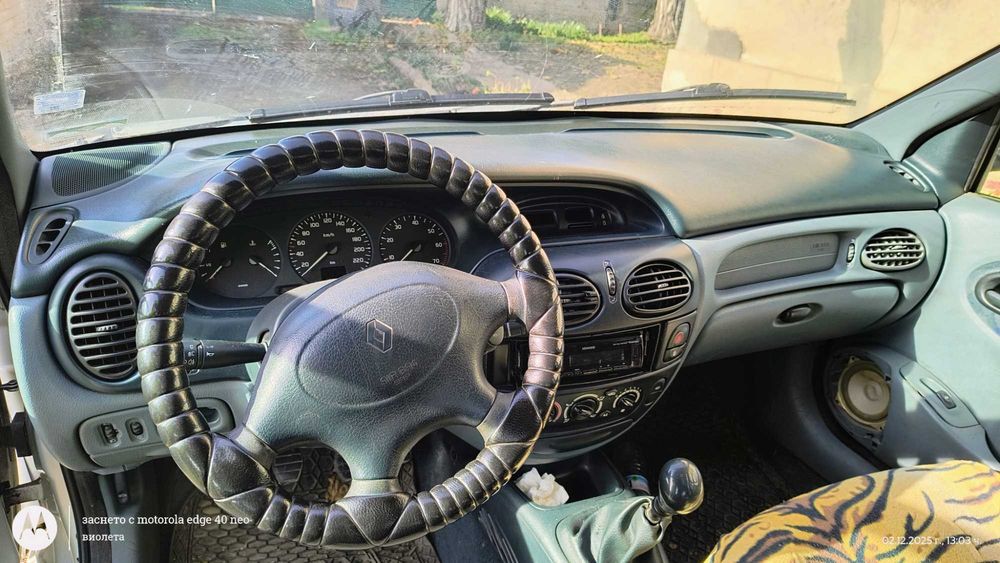 Продавам рено меган