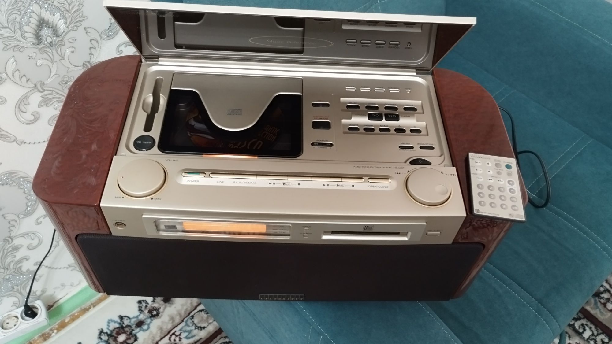 Продаю SONY Music Модель MD-7000 магнитофон.