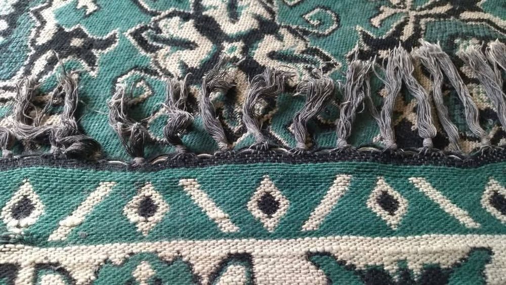 Килим вълна цвят петрол,черно и бяло