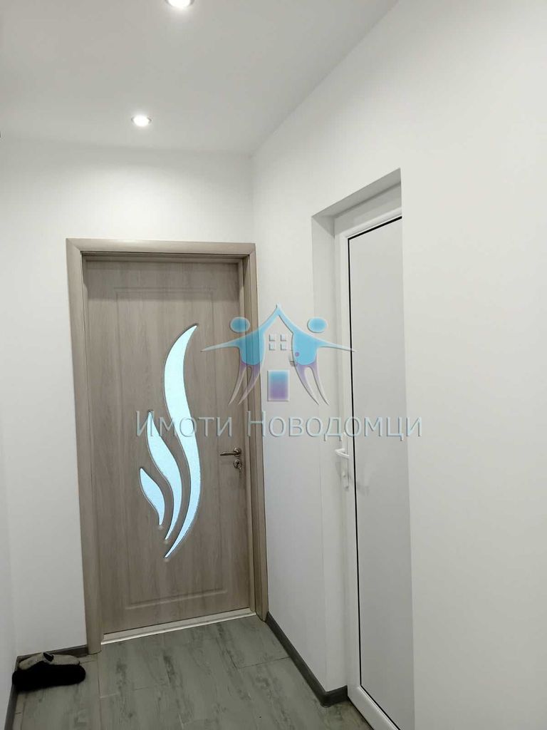 Продава се Едностаен апартамент в Шумен, Пазара - 42 кв.м за 1640 €/кв.м - Снимка #1