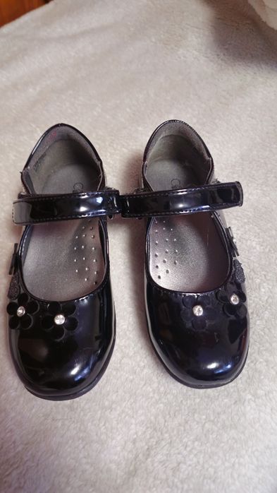 Pantofi de lac marimea 26 !