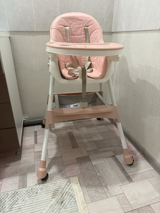 Продам стульчик для кормления.