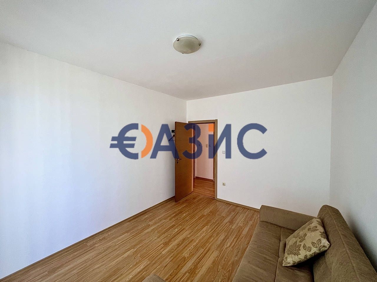 Продава се Тристаен апартамент в к.к. Слънчев бряг - 69 кв.м за 812 €/кв.м - Снимка #11
