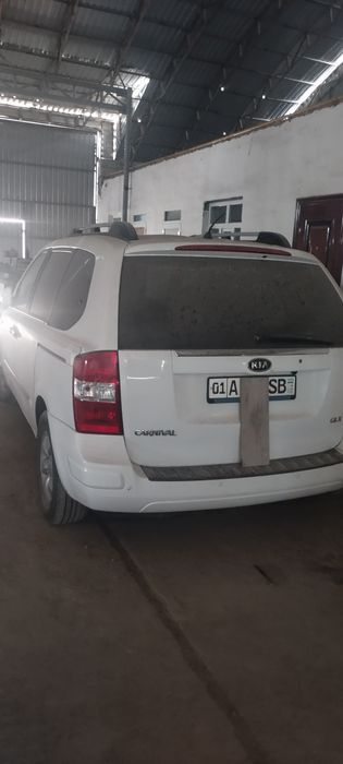 Кия карнивал 2006