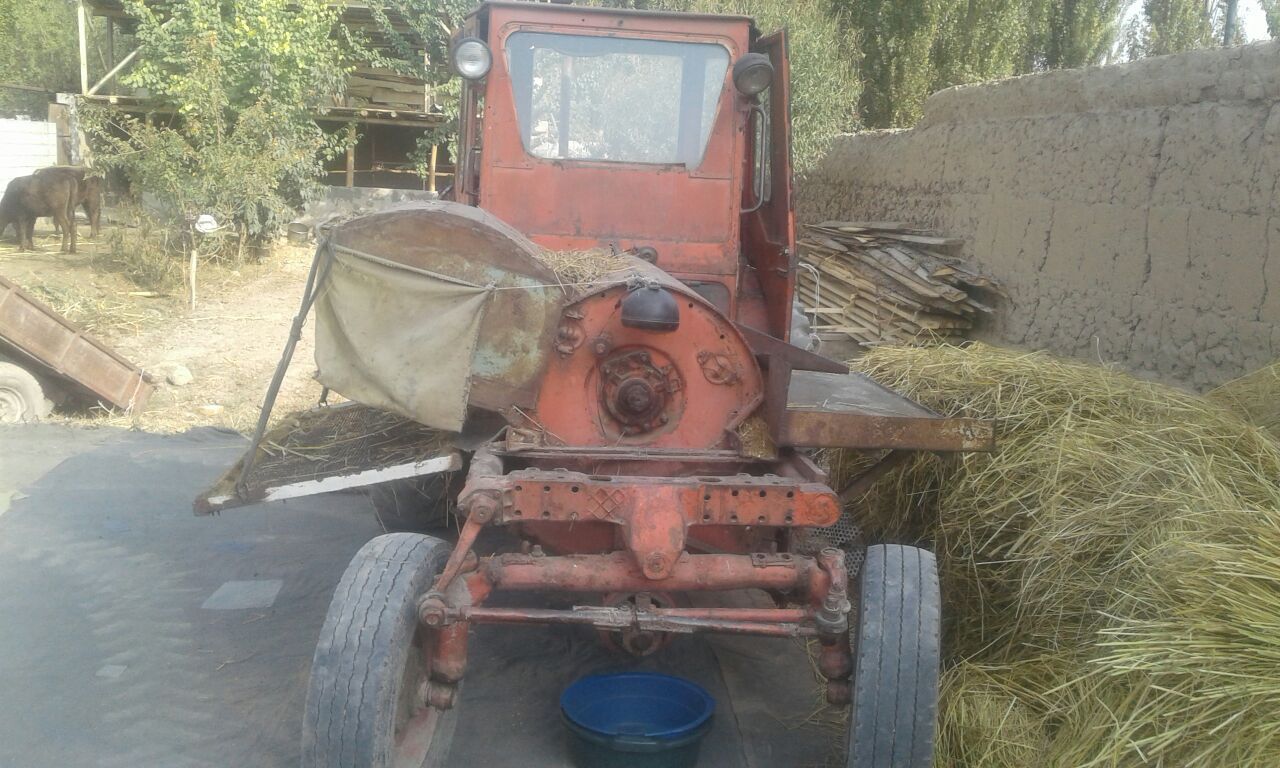 Mini kombayn traktor