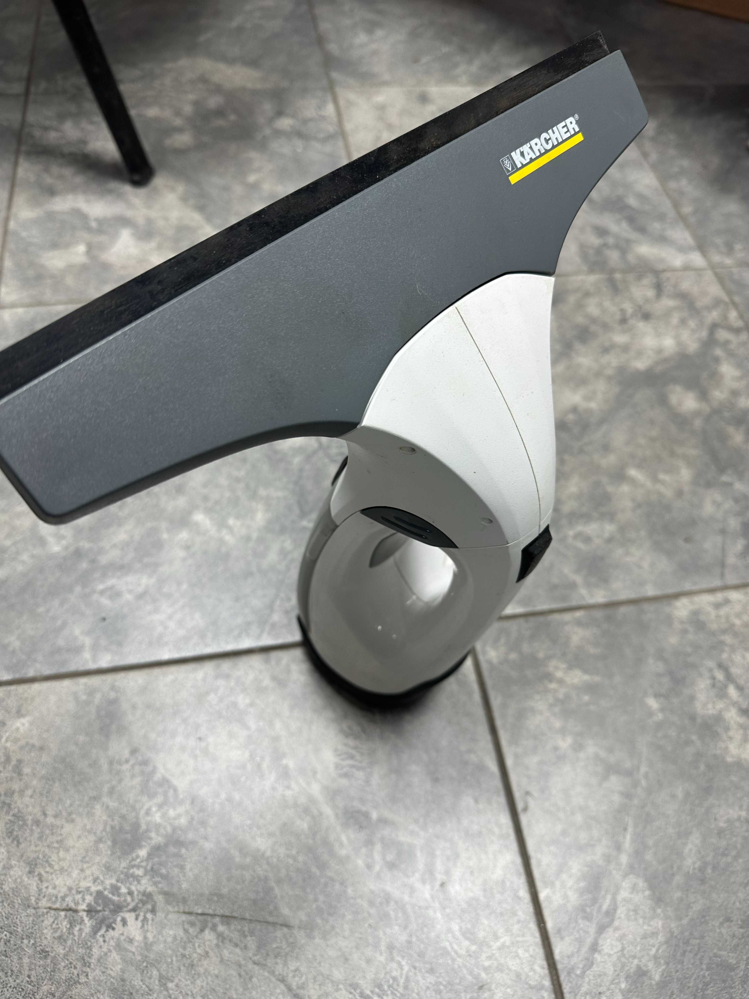 Уред за почистване на прозорци Karcher WV 2  Стъклочистачка