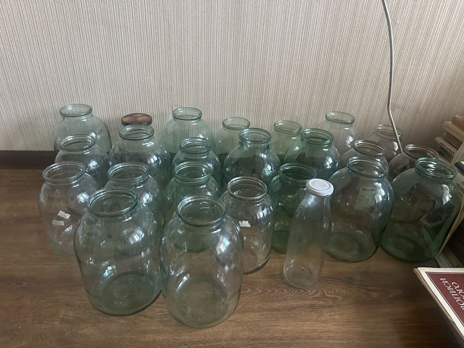 Отдам банки за 2 плитки шоколада