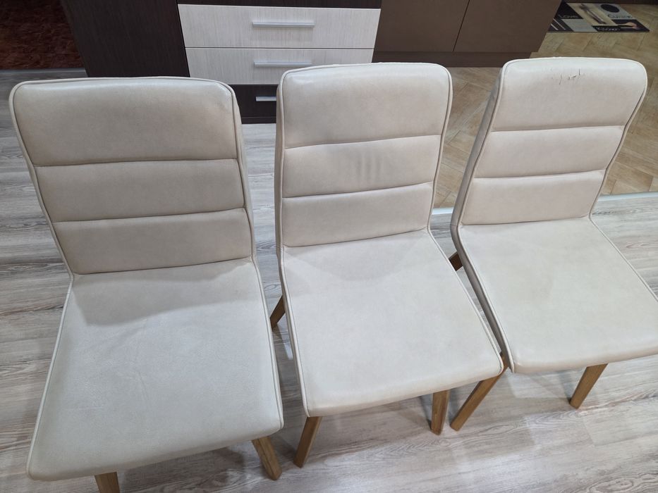 Трапезни столове