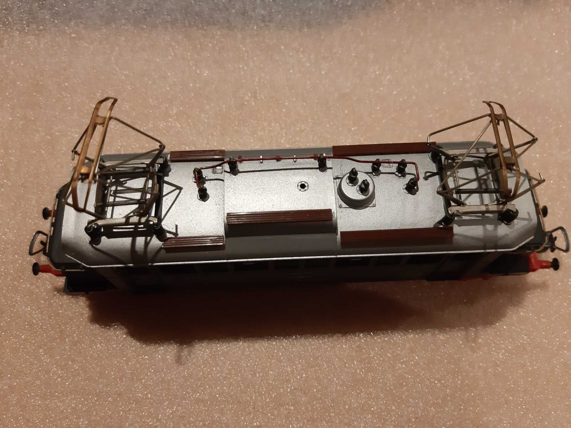 E44 Piko H0 E-lok