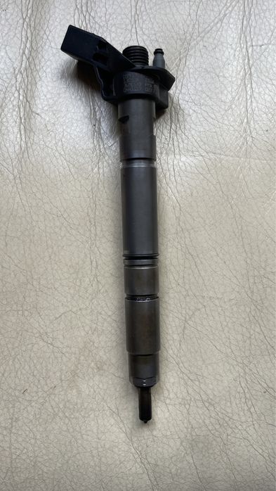 Pivoti, Brate bascula suspensie fata A 4 B7 Injector 059130277 CD