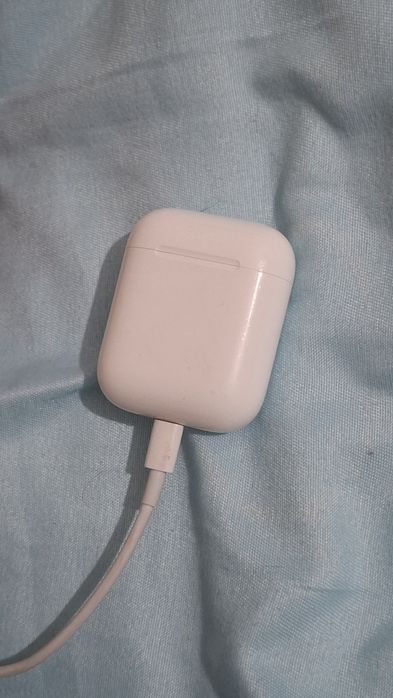 Airpods первого поколения