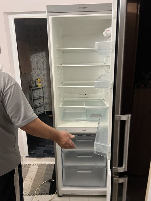 Хладилник Bosch сив