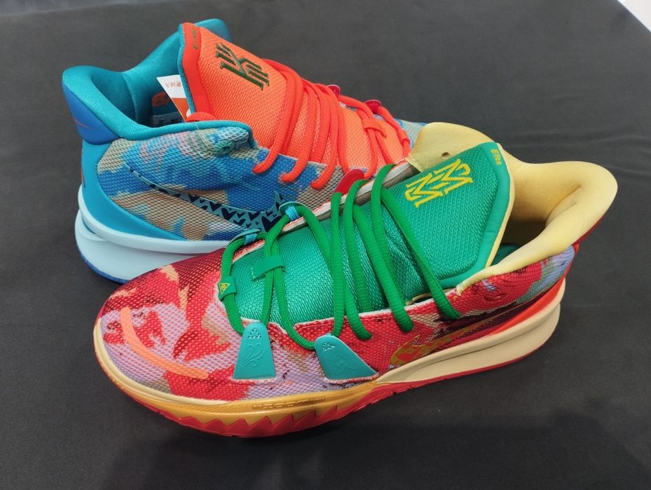 Nike     Kyrie 7