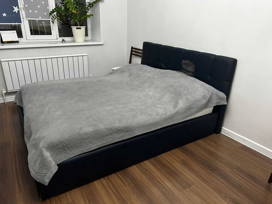 кровать 160*200  с подъемным механизмом и матрасом