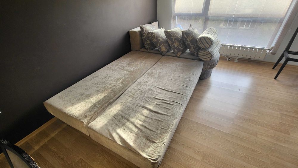 Диван с лежанка с опция сън