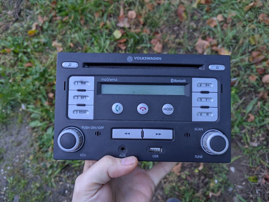 Vând cd player original VW RMT 100 de colecție