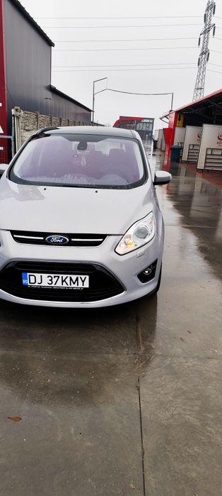 Vând Ford c max an 2011