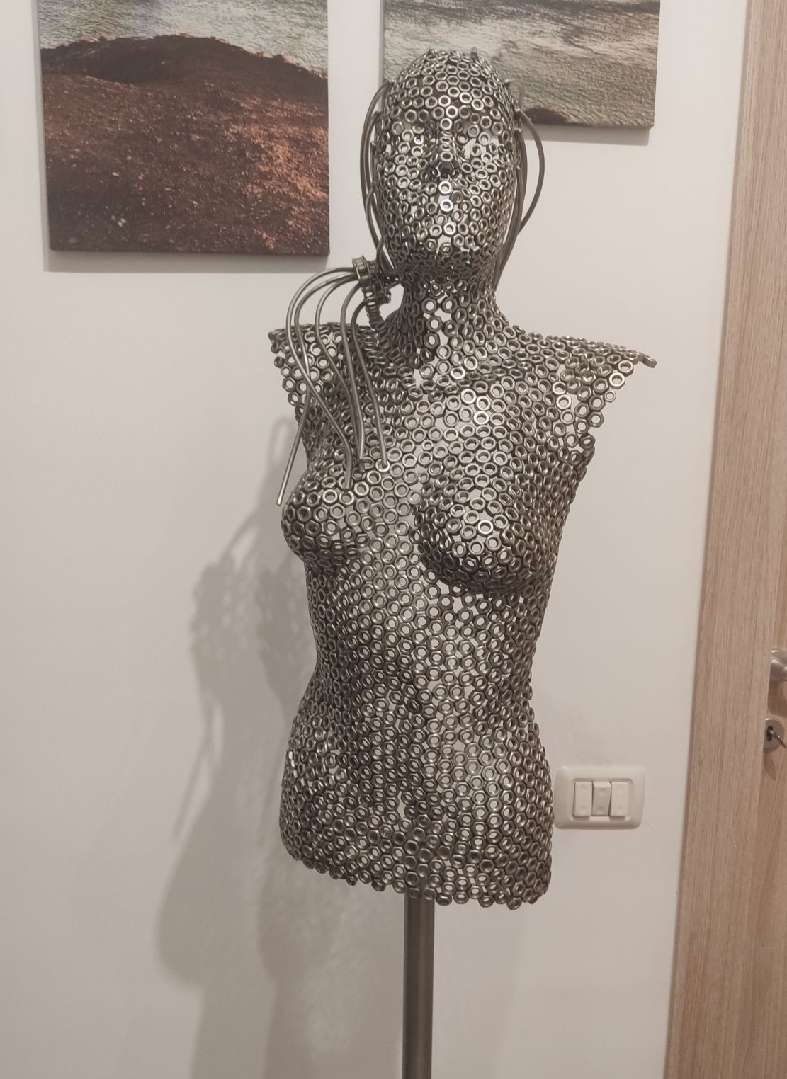 Metal art -bust de femeie din piulite inox