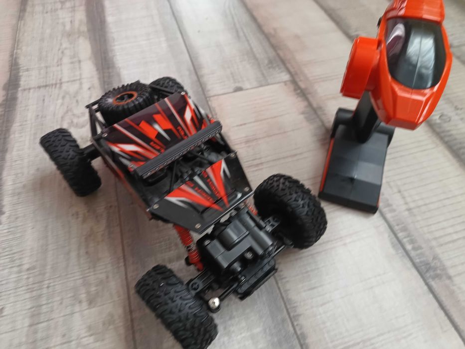 Продавам детска играчка-бъги с дистанционно