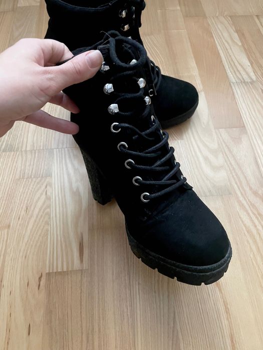 Botine de toamna/iarna negre cu toc marimea 37