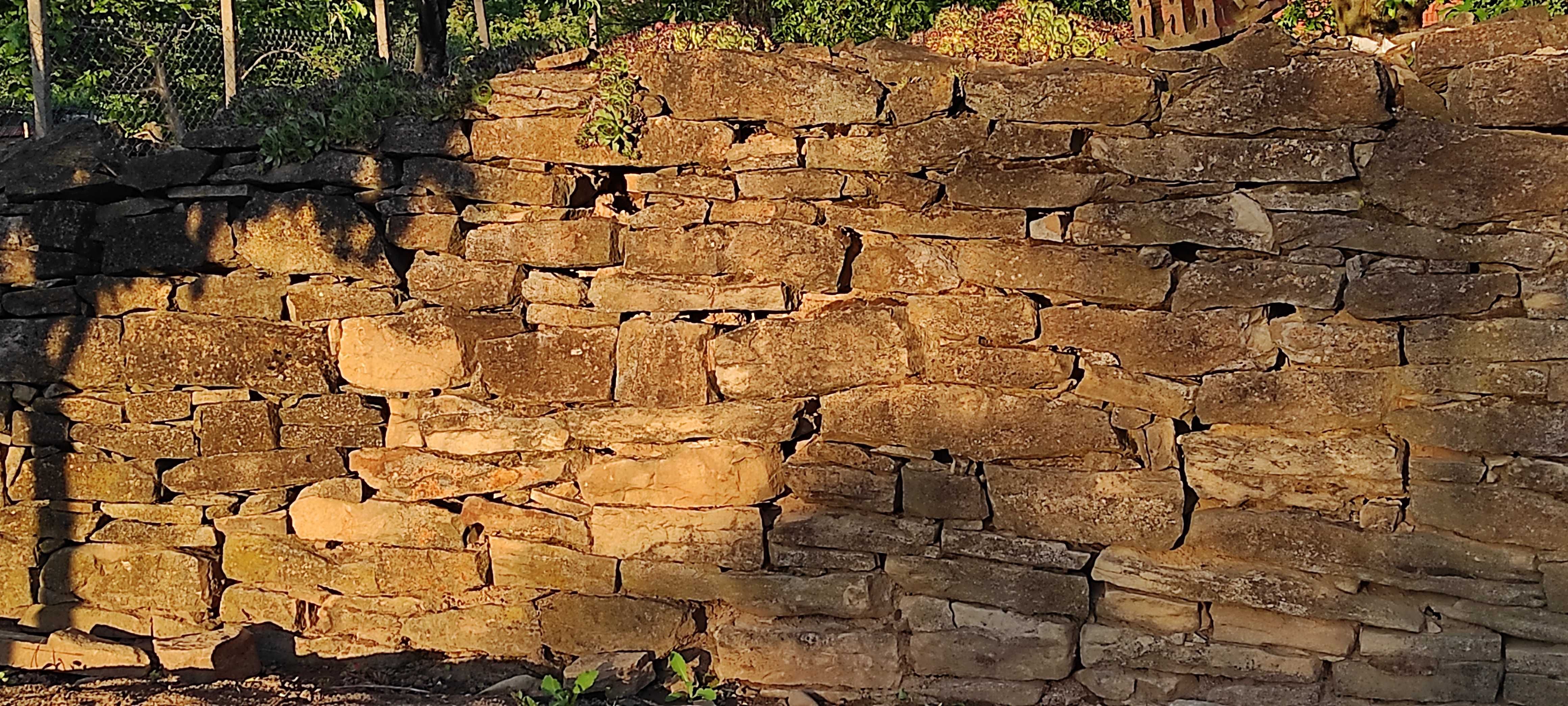 Дялан зидарски камък