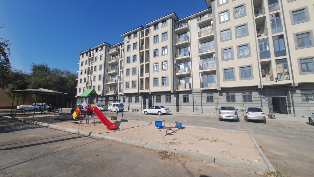 2 хонали квартира сатилади 1 этажда. Адрес Супер.