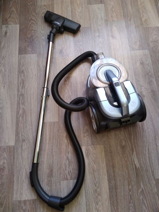Продам пылесос  Haley HY-9916