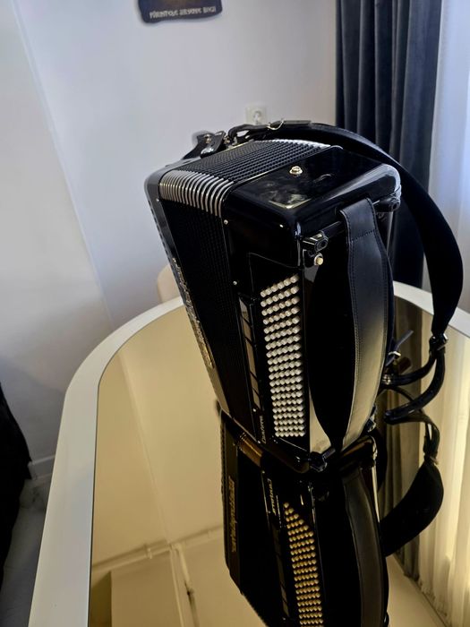 Raritate acordeon Weltmeister cantora  impecabil