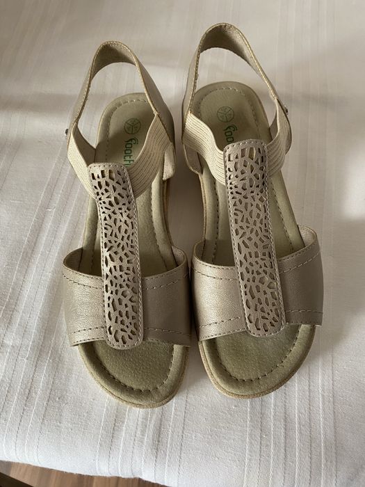 Sandale din piele naturala