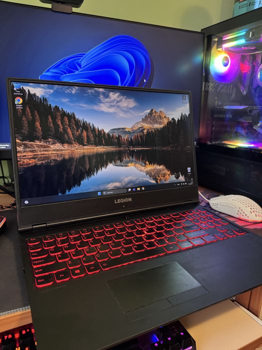 Геймърски Лаптоп Lenovo Legion Y7000 PG0 i5-9300HF; GTX 1650; 32GB RAM