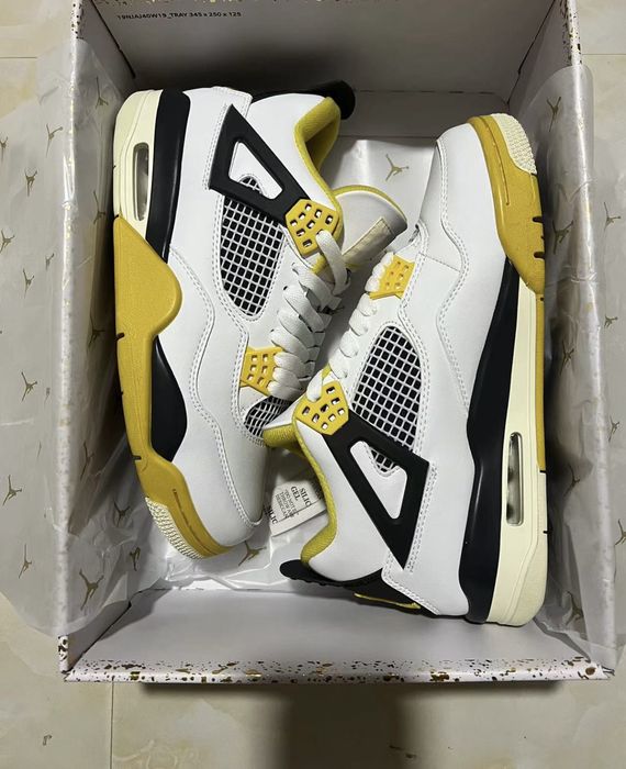 Air Jordan 4 Retro Vivid Sulfur