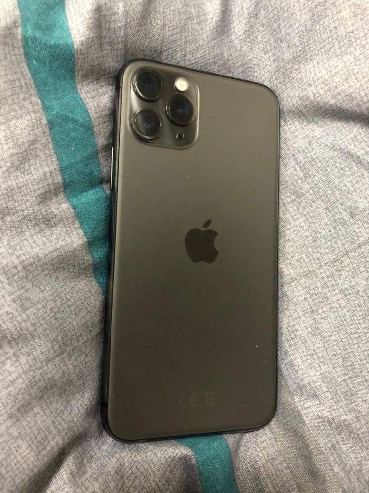 iPhone 11 Pro 256 Gb Эмкость:82 состаяние идеал каропка нет все работ