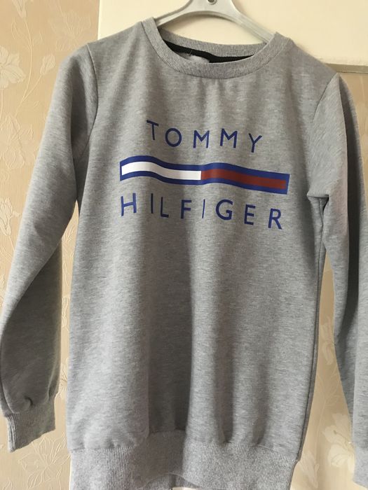 Продам джемпер спортивный  практически новый  размер 46/48