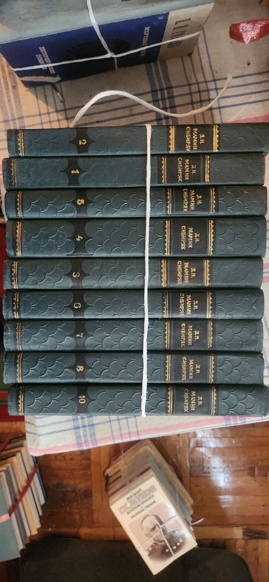 Продаются книги художественной литературы.