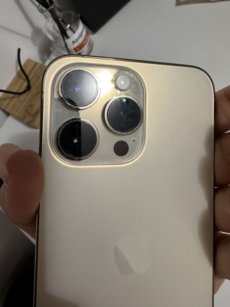 Iphone 14 pro max gold