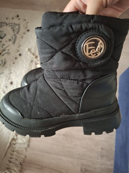 Отдам сапоги за шоколадку