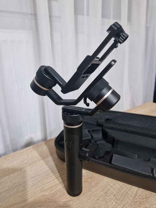 Sony a6300 kit/ob.35mm f1.8 / gimbal / baterii