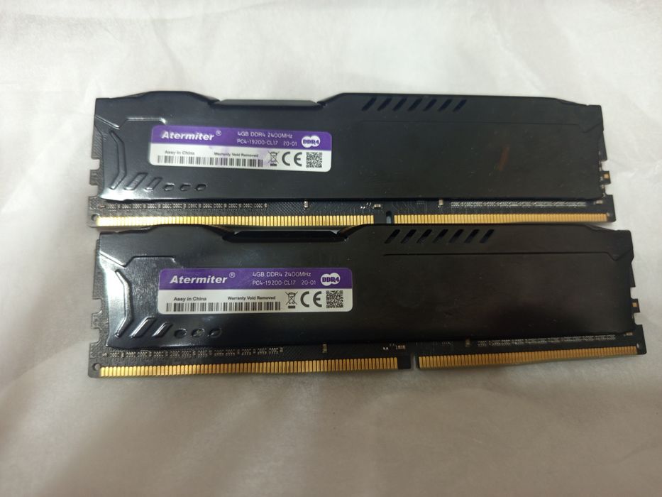 DDR4 на 4гб 2 штуки Б/у