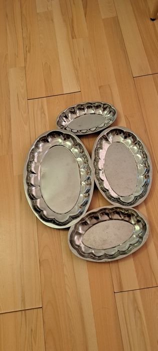 Vind 4 platouri , material inoxidabil