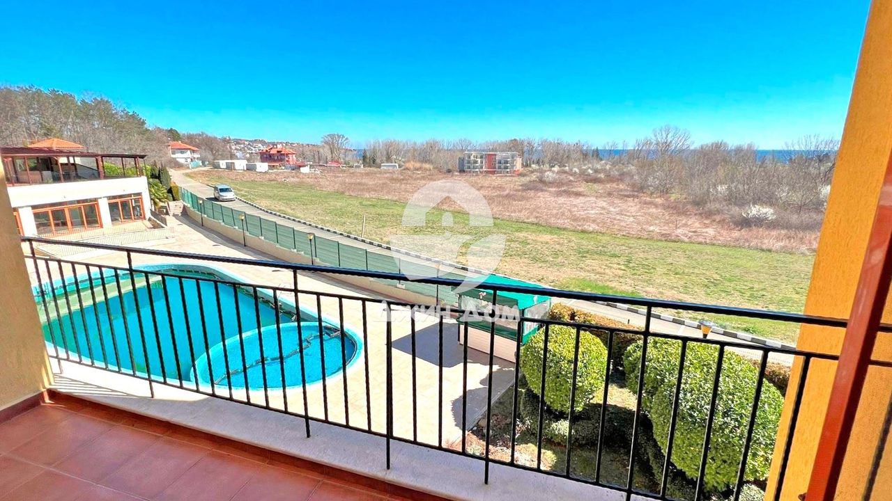 Продава се Двустаен апартамент в Созопол - 73 кв.м за 822 €/кв.м - Снимка #3