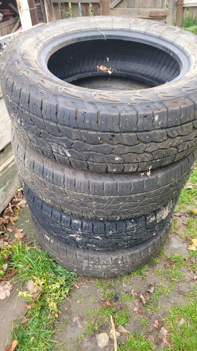 Vând 4 anvelope Dunlop