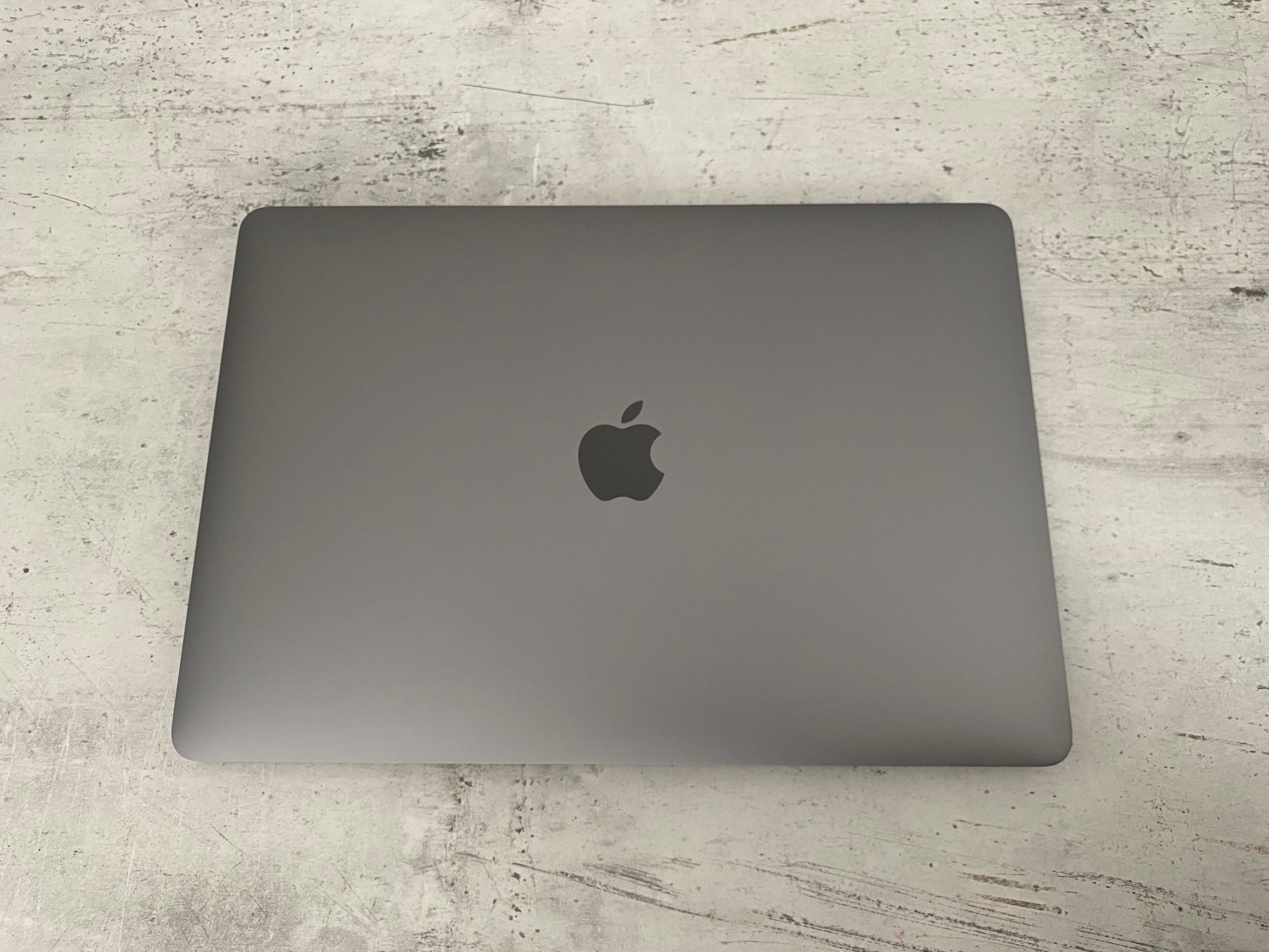 MacBook Pro 13" M1 Chip 8-Core CPU, 8-Core GPU, 16GB RAM, 1TB SSD