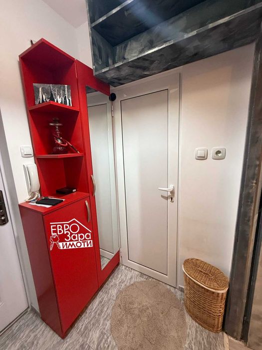 Едностаен, обзаведен апартамент за продажба в кв.Три чучура – юг