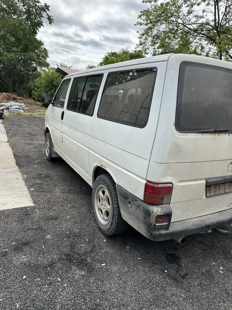 Transporter T4 2.5 бензин/газ ЦЯЛ за части