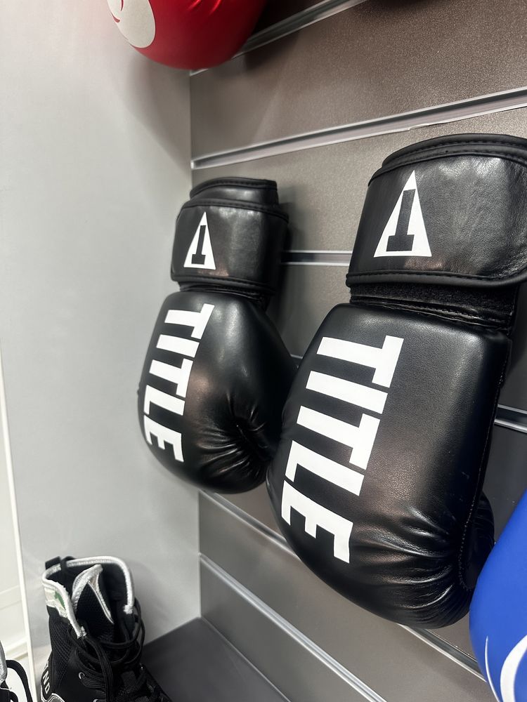 Боксерские перчатки Title Boxing